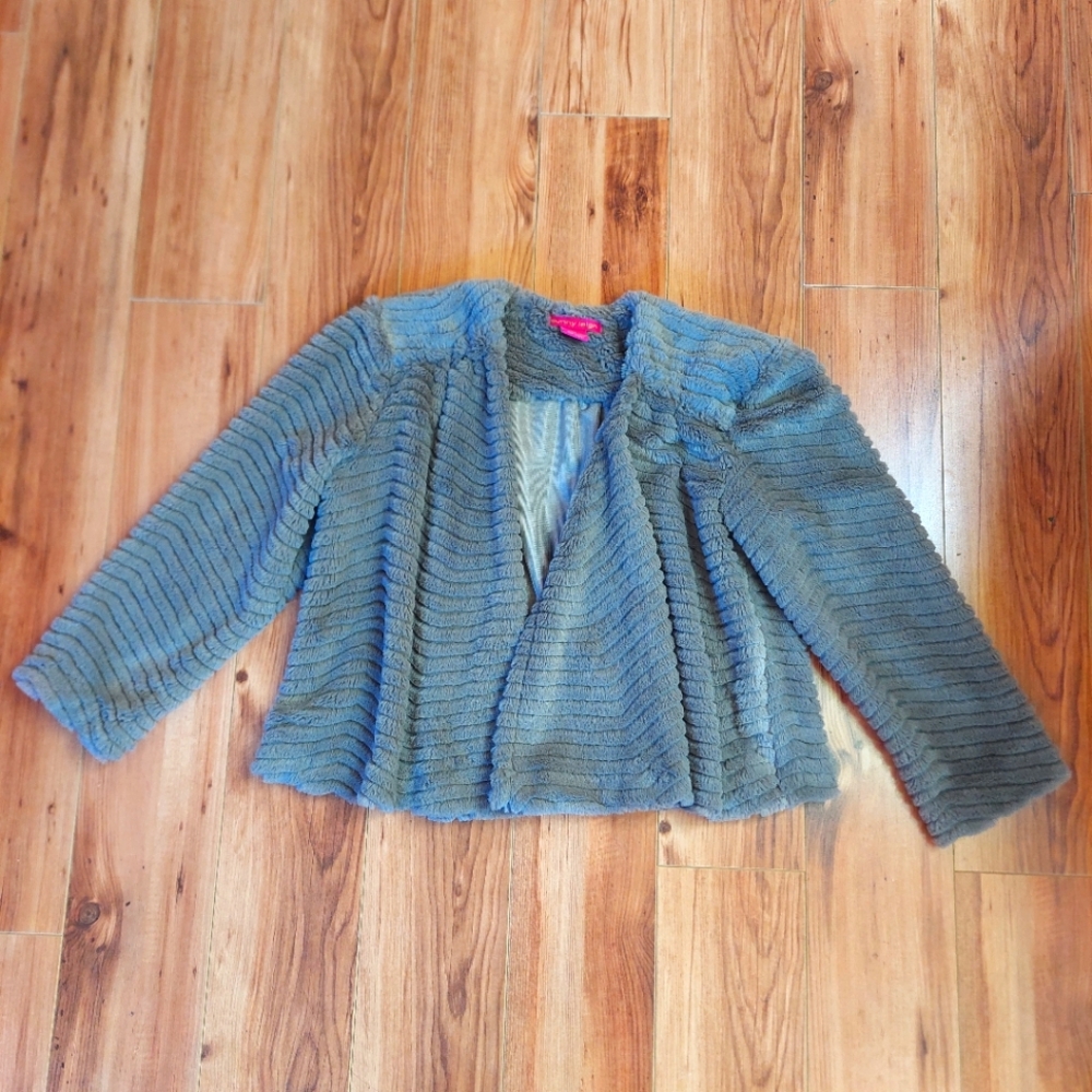 Faux fur cropped super soft shrug
